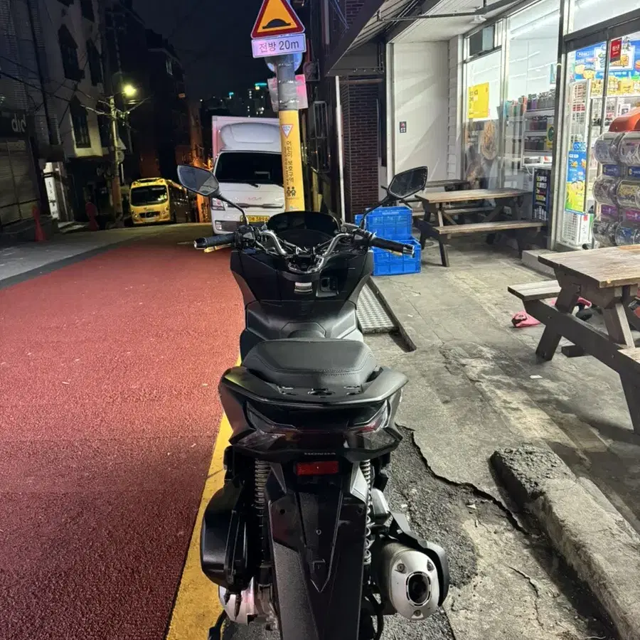 부산 22년식pcx