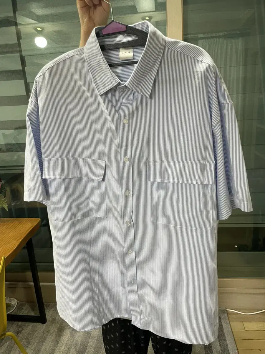 Low-lapel striped two-pocket overfit short-sleeve shirt M