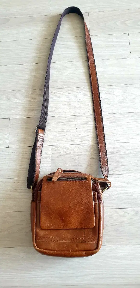 Leather crossbody bag 20x17x7 cm