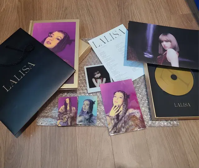 LISA FIRST SINGLE ALBUM LALISA GOLD.ver