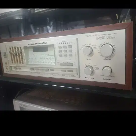 마란츠 SR 820DC 리시버