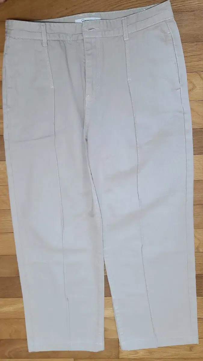 (88) Non-Slouchy Standard Beige Denim