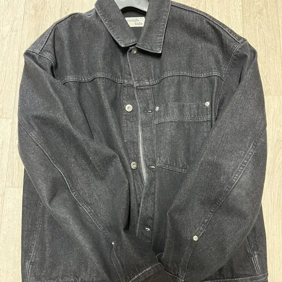 러프사이드 Drape Denim Jacket Black 2