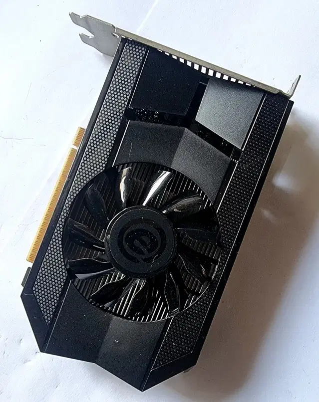 이엠텍 GTX650(1G) 게이밍 그래픽 카드 팝니다