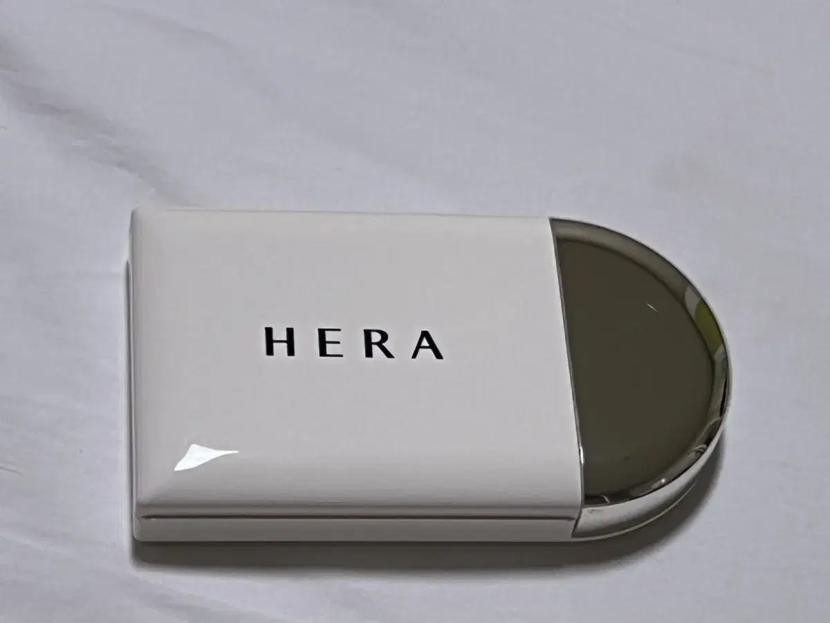 HERA Airy Powder Primer