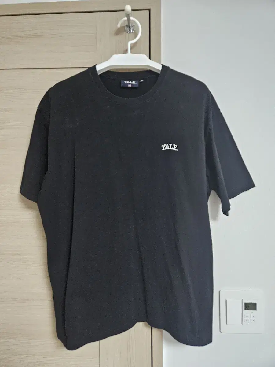 [XL] Yale Vahn Tee