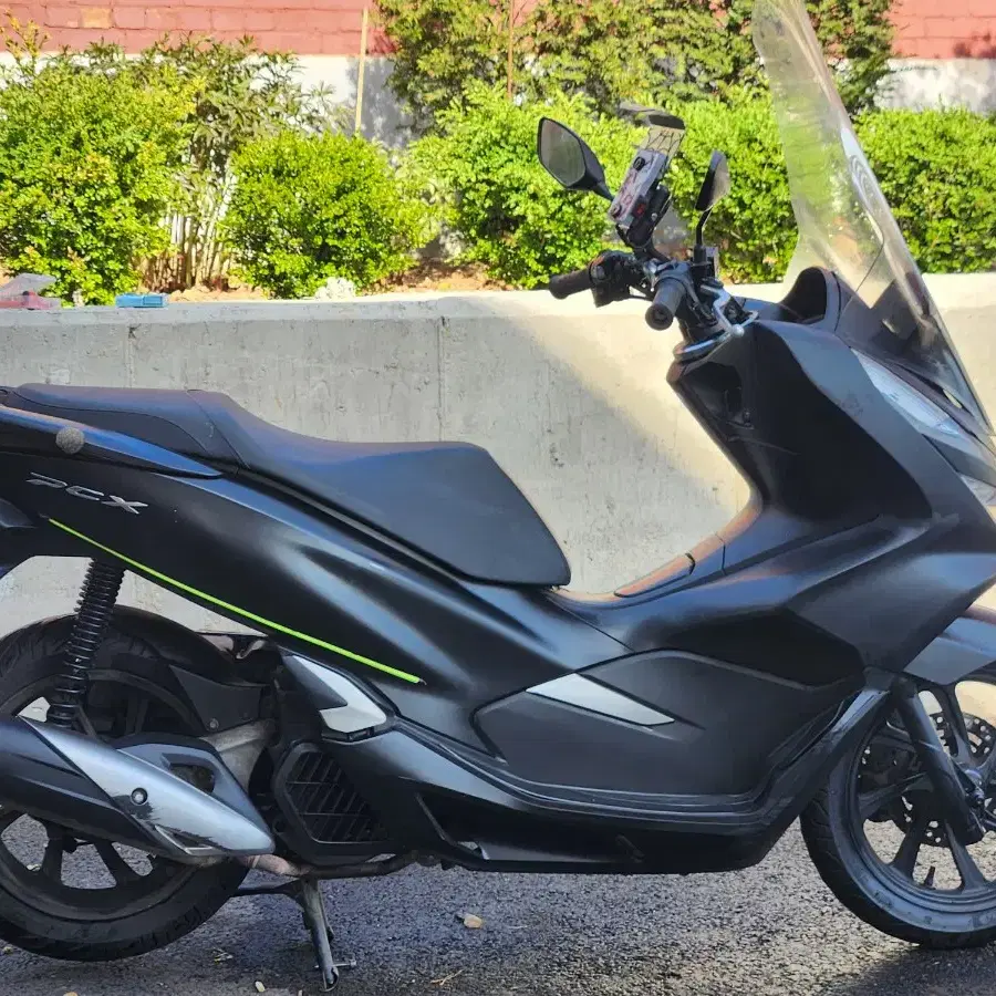 혼다PCX125cc  19년식 125만원 저렴하게 판매합니다