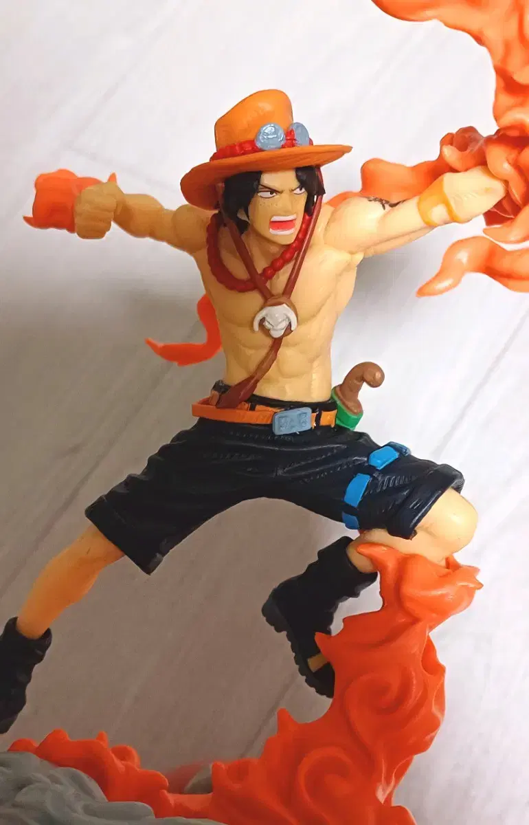 ONEPIECE Fogus Ace All Light Purification Figure