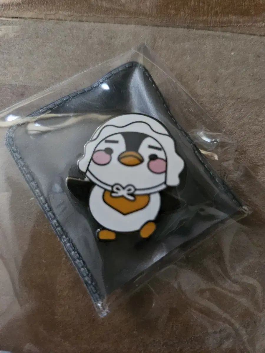 Lee Junho unofficial goods Badge