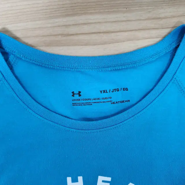 UNDERARMOUR  반팔티