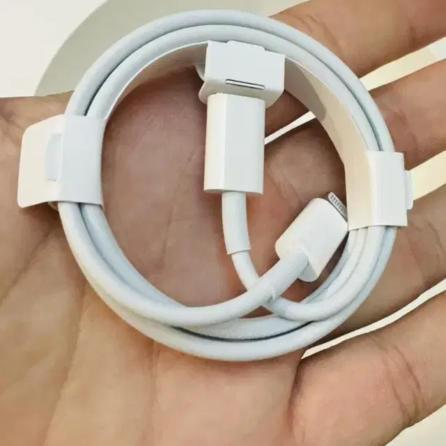 Apple USB-C to Lightning 케이블 MUQ93FE/A