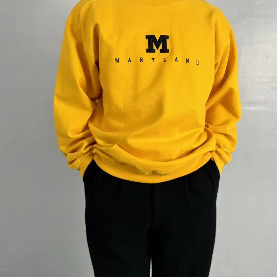 90s maryland yellow sweatshirt