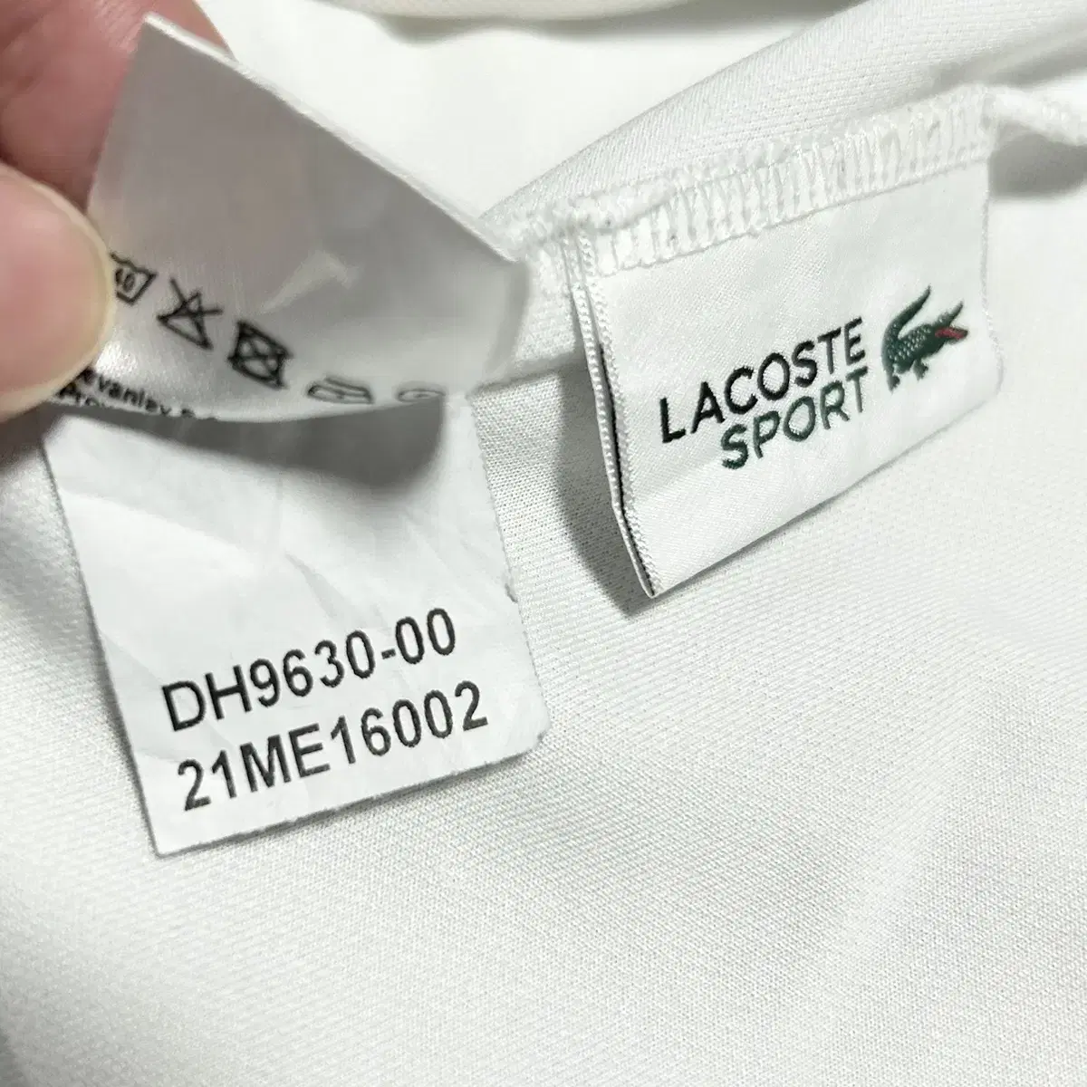 [ S ] Lacoste 라코스테 신형 화이트 반팔 카라티