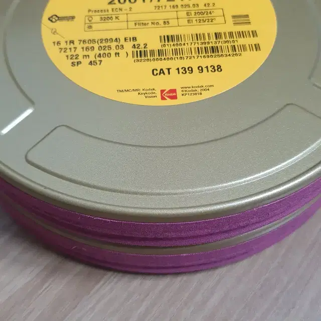 영화용 16mm 컬러 네거티브 필름을 추가로 판매합니다