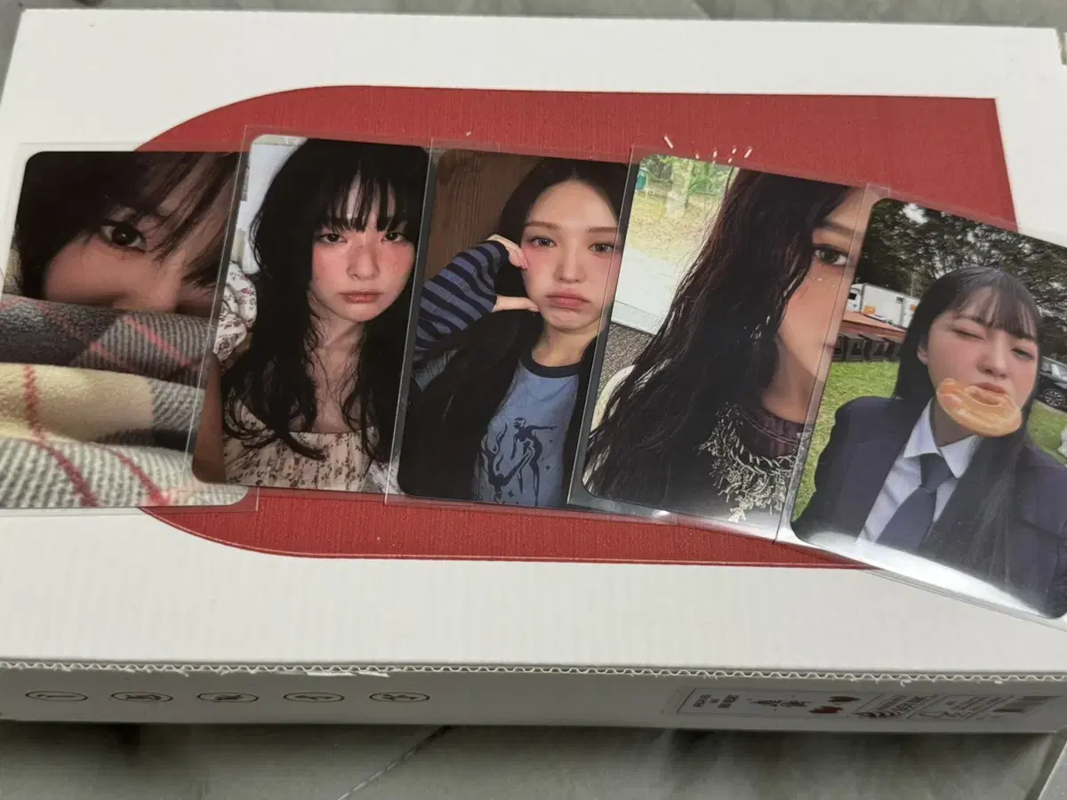 I wts a red velvet chalky bag version (simply unsealed)