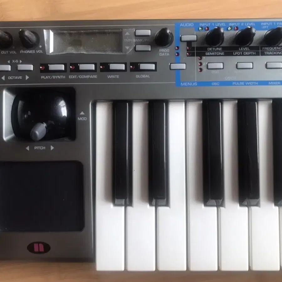 Novation Xio Synth 25 노베이션 신스