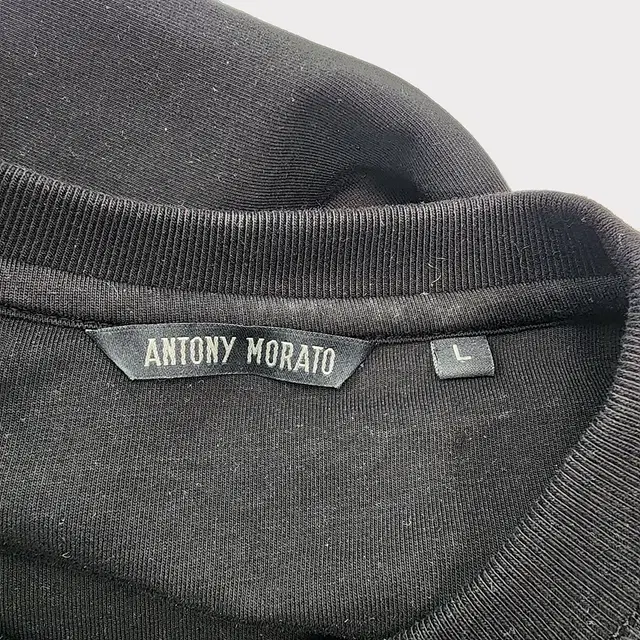 [L] Antony Morato 안토니 모라토 메탈 엠블럼 코튼 티셔츠