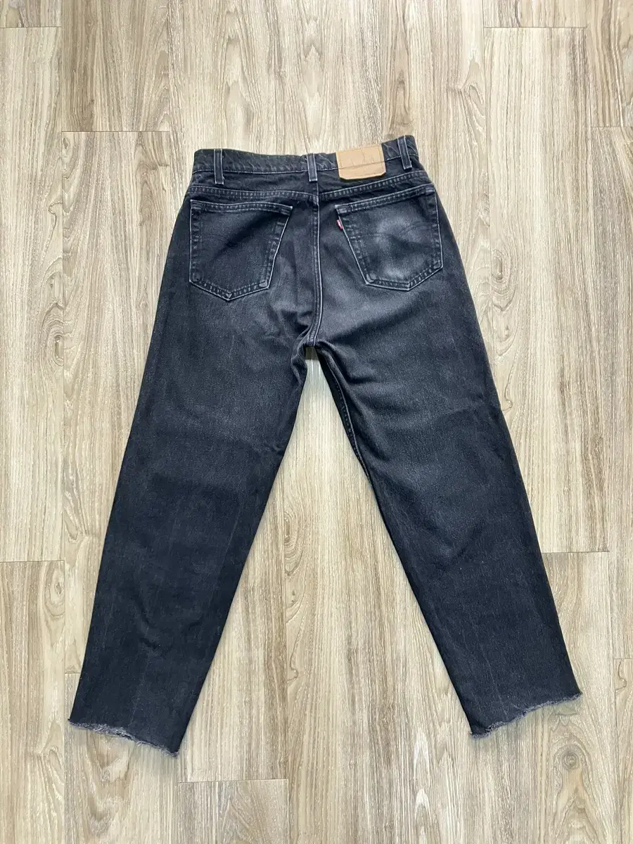 90s USA Levi's 550 Black Jeans 33