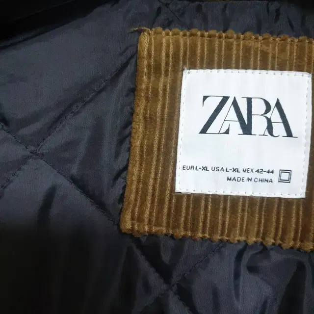 ZARA 코듀로이 패디드 봄 자켓 판매합니다