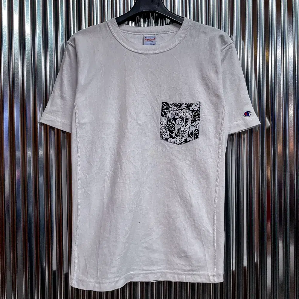 Champion Reverse Weave Heavy Cotton Short Sleeve Tee (M in Korea) T485