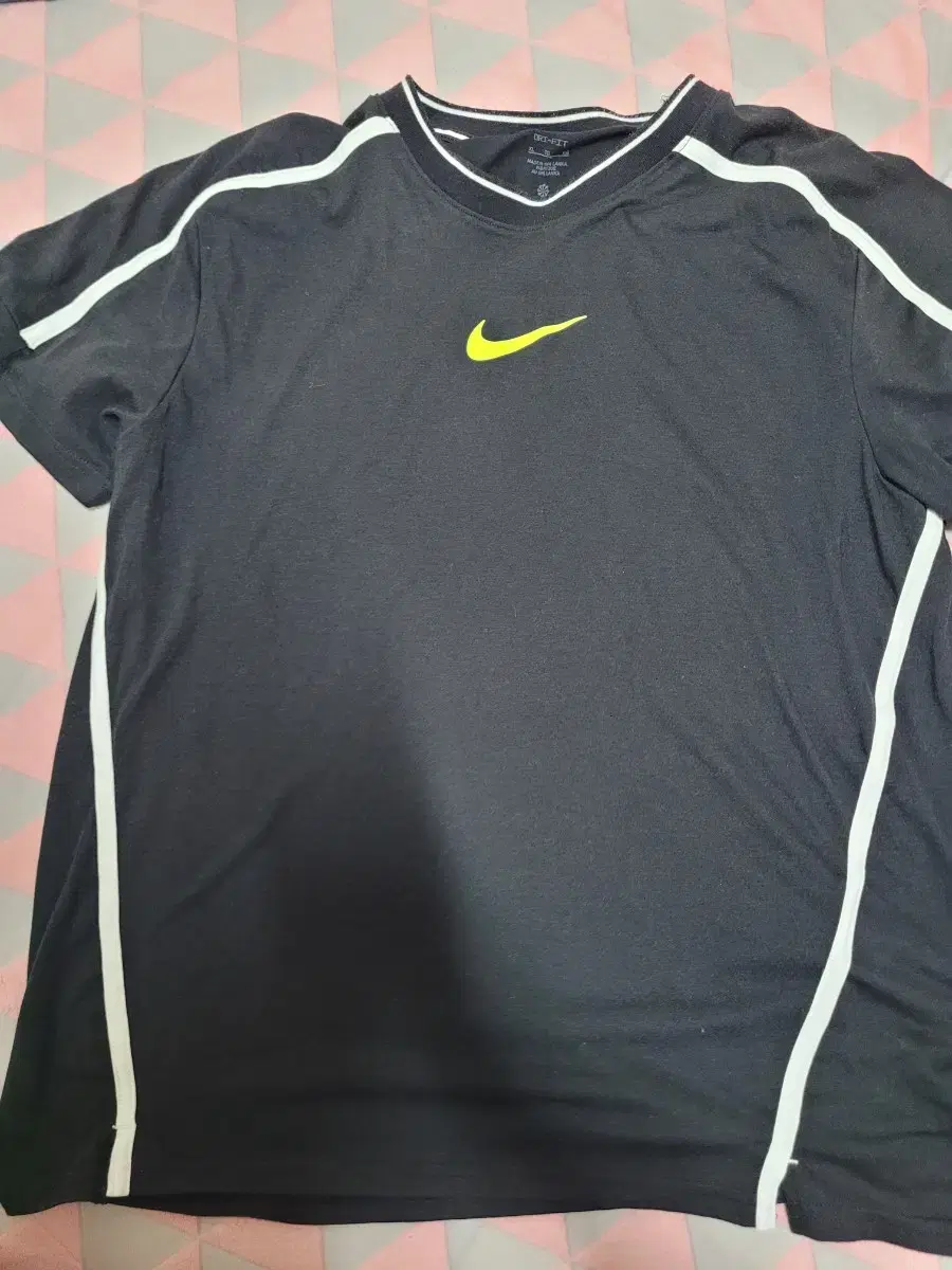 Nike Short Sleeve TeeSize XL