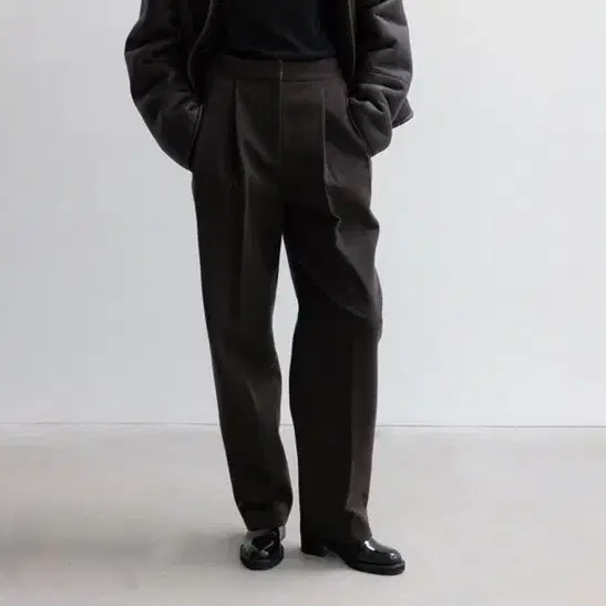 LFM 엘에프엠 Wool Tapered Trouser