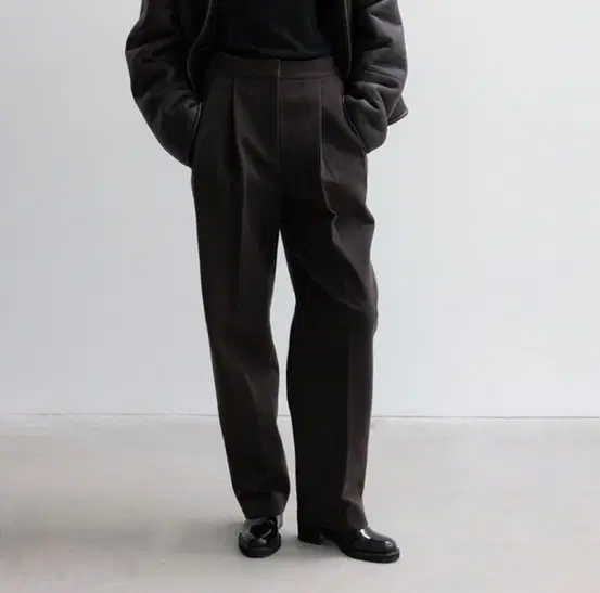 LFM 엘에프엠 Wool Tapered Trouser