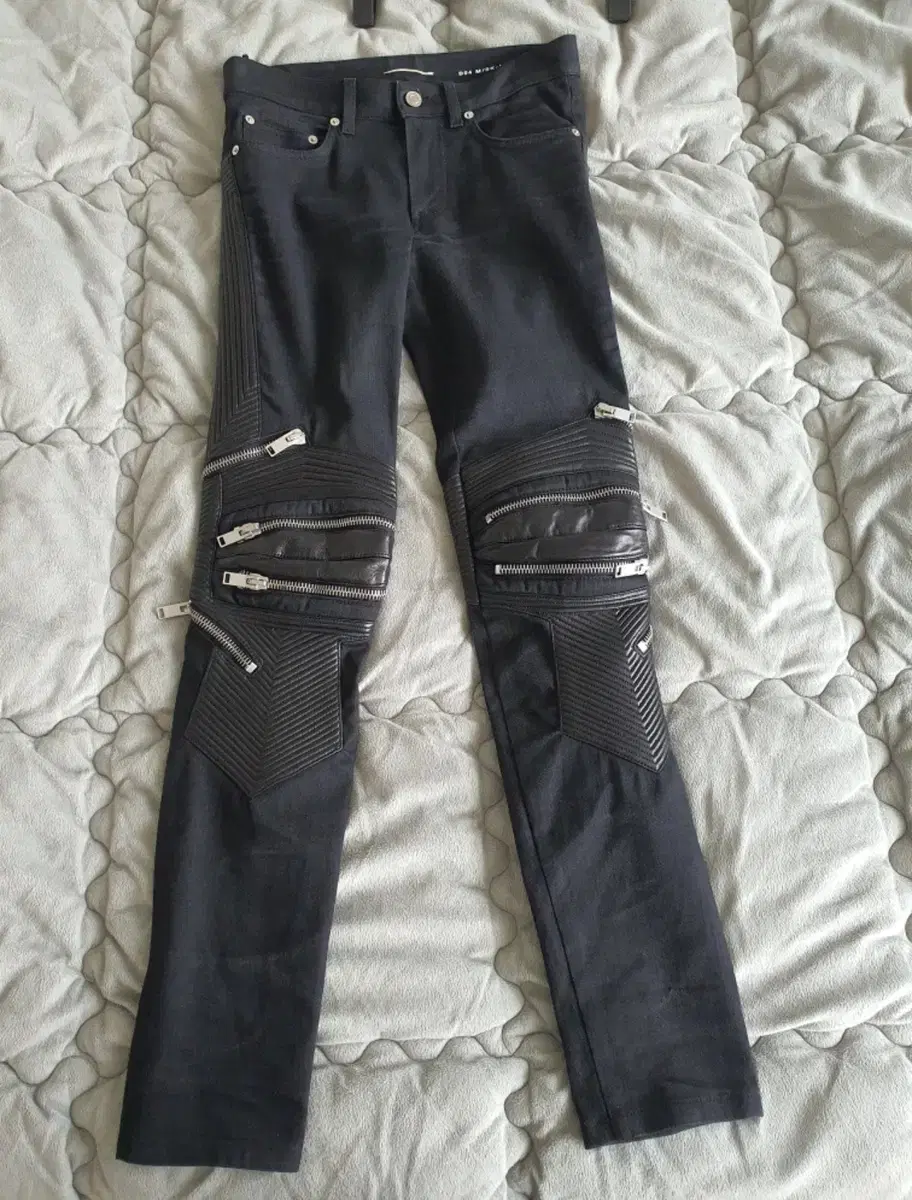 Saint Laurent Leather Penal jin size 27 sells