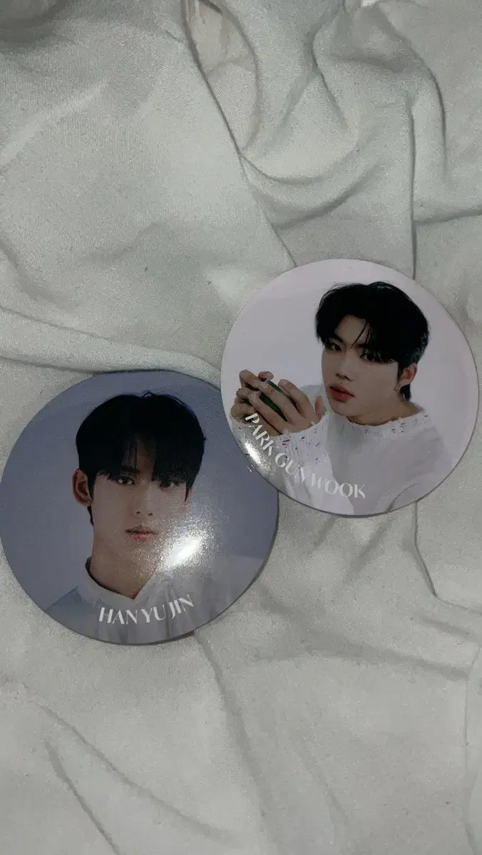 Park Gunwook,Han Yujin Badge