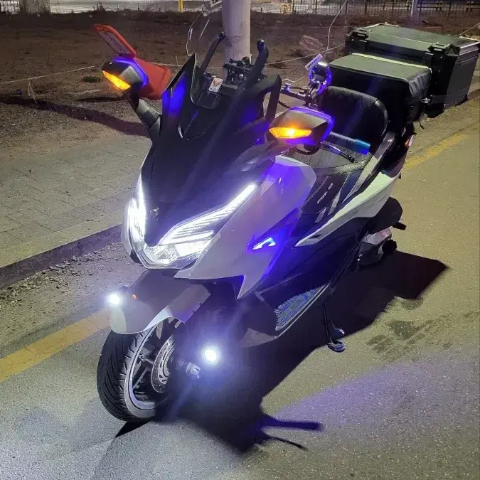 21년식 포르자 350cc