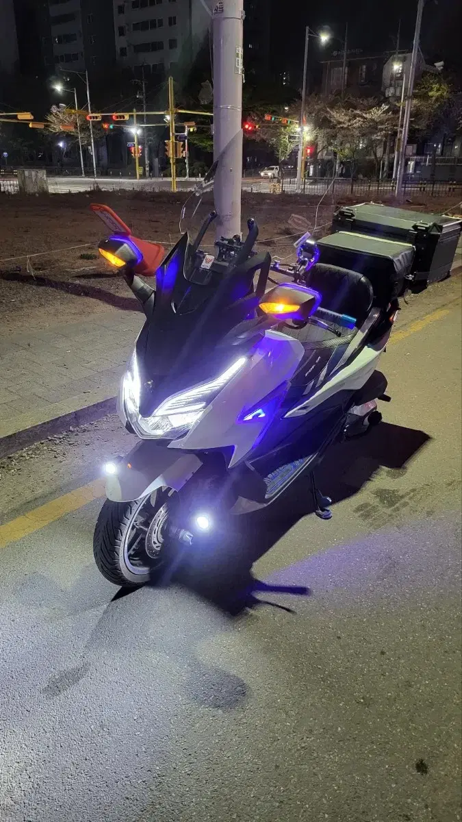 21년식 포르자 350cc