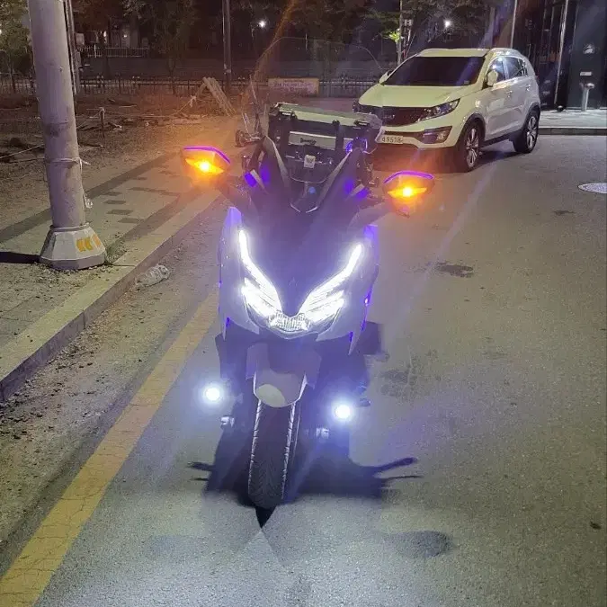 21년식 포르자 350cc