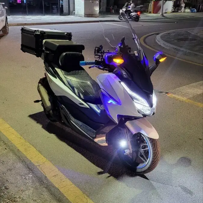 21년식 포르자 350cc