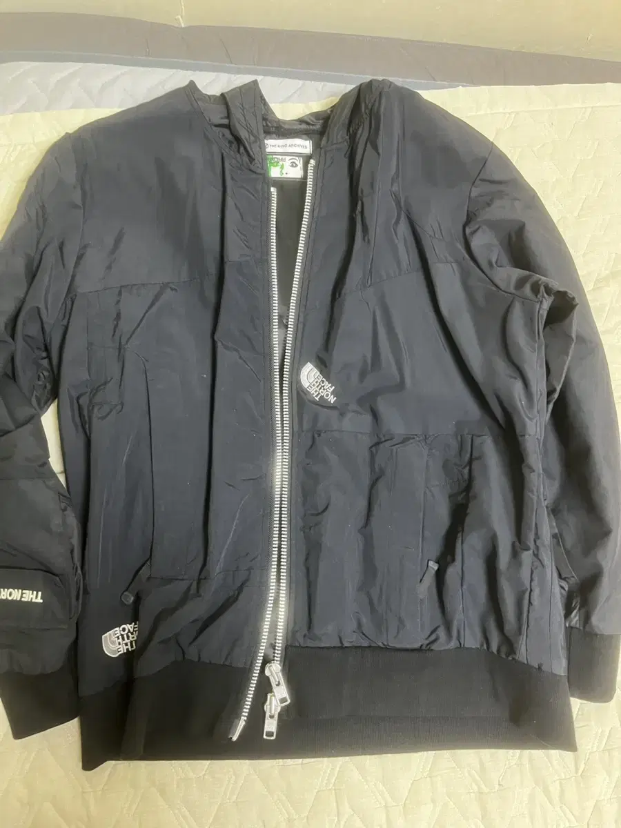 KingArchives The North Face Windbreaker