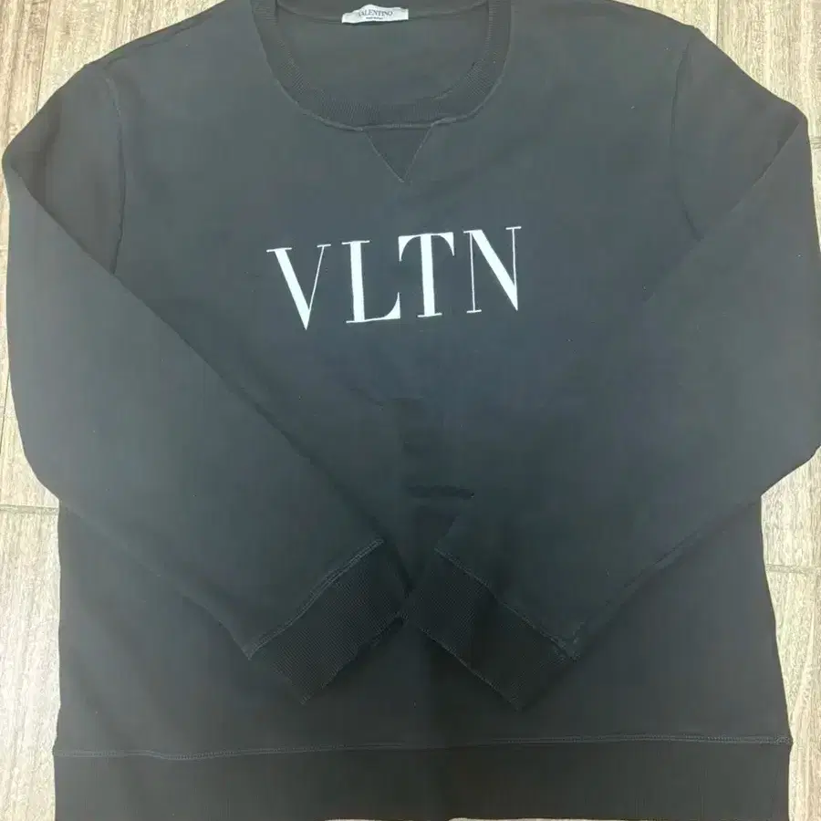 [L] VLTN 발렌티노 로고 맨투맨