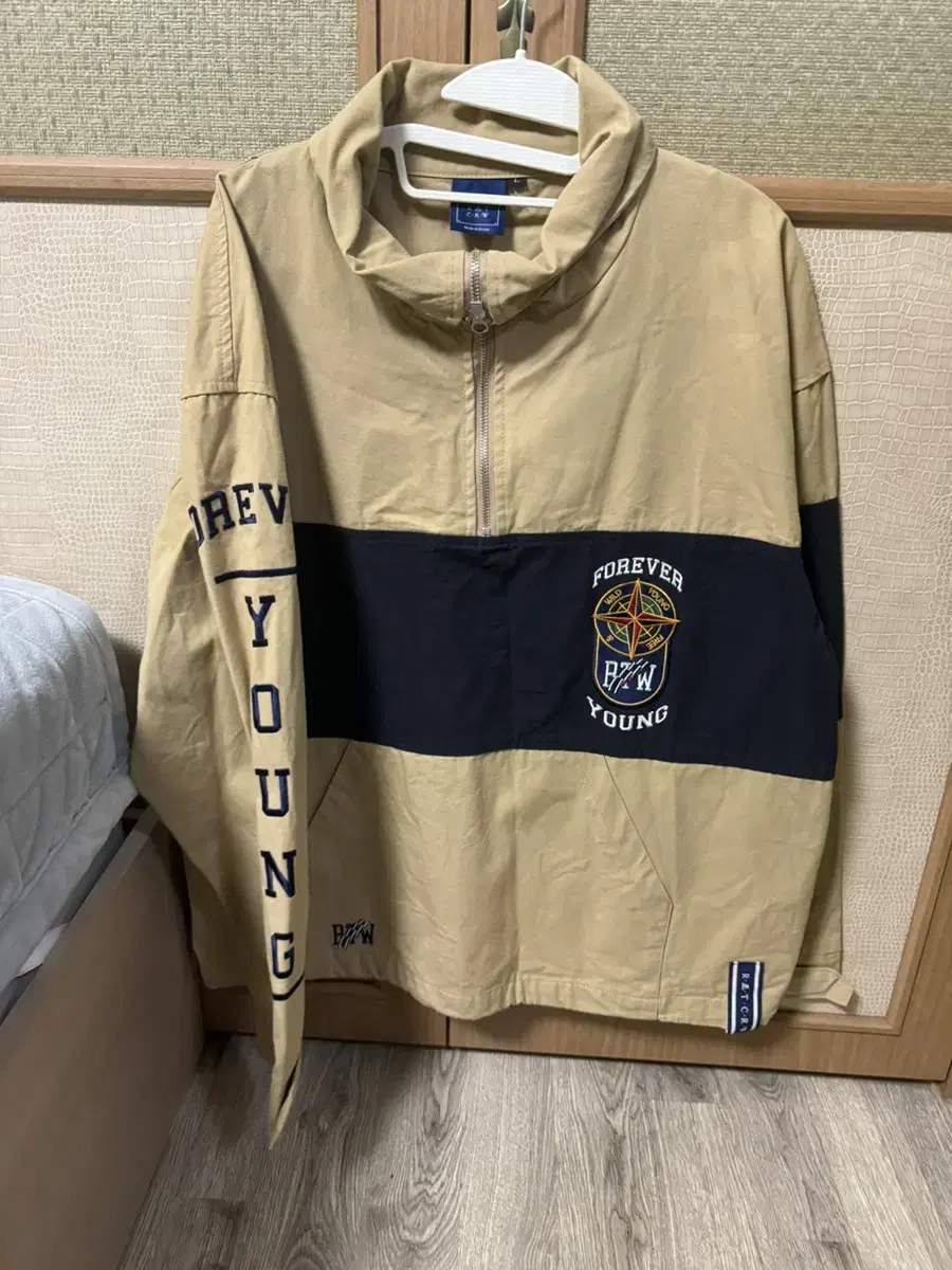 [L] Romantic Crown Forever Young Anorak Beige