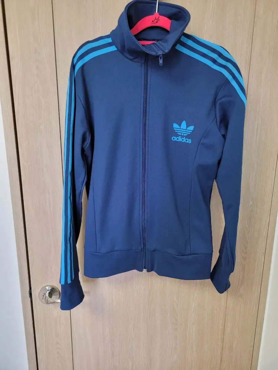 Men's Clothing)Adidas Training Jersey L100 Total 65, Chest 49