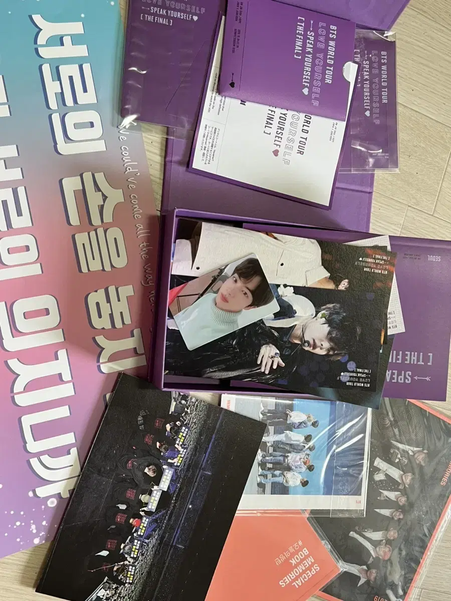 Spiccon DVD bangtan Seokjin photocard slogan Memorabilia with Canbadge Charms