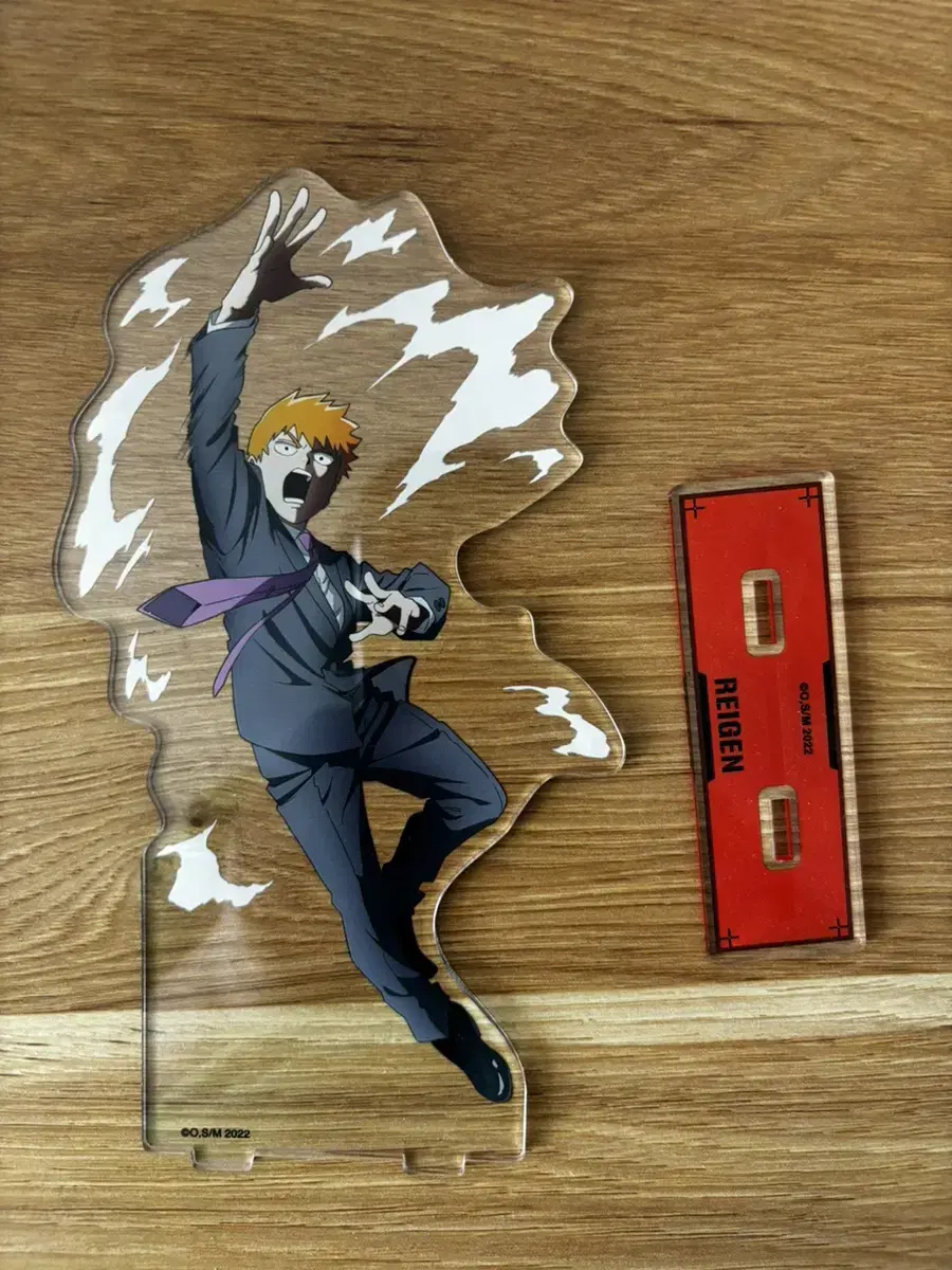 source) Mobsaiko 100 Reigen Arataka acrylic stand