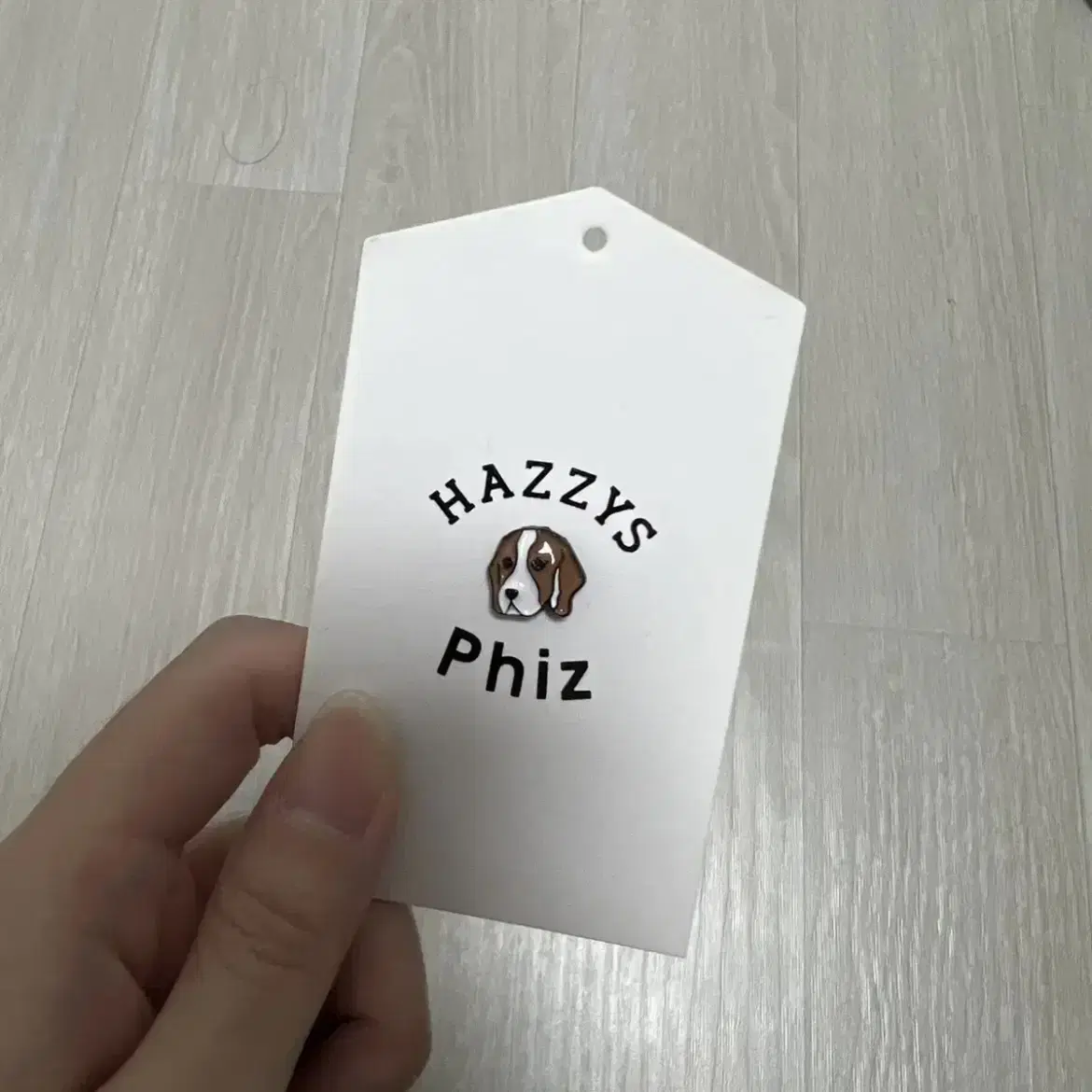 헤지스 phiz 뱃지