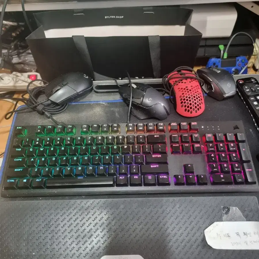 커세어 K60.PRO RGB LOW프로파일 은축입니다