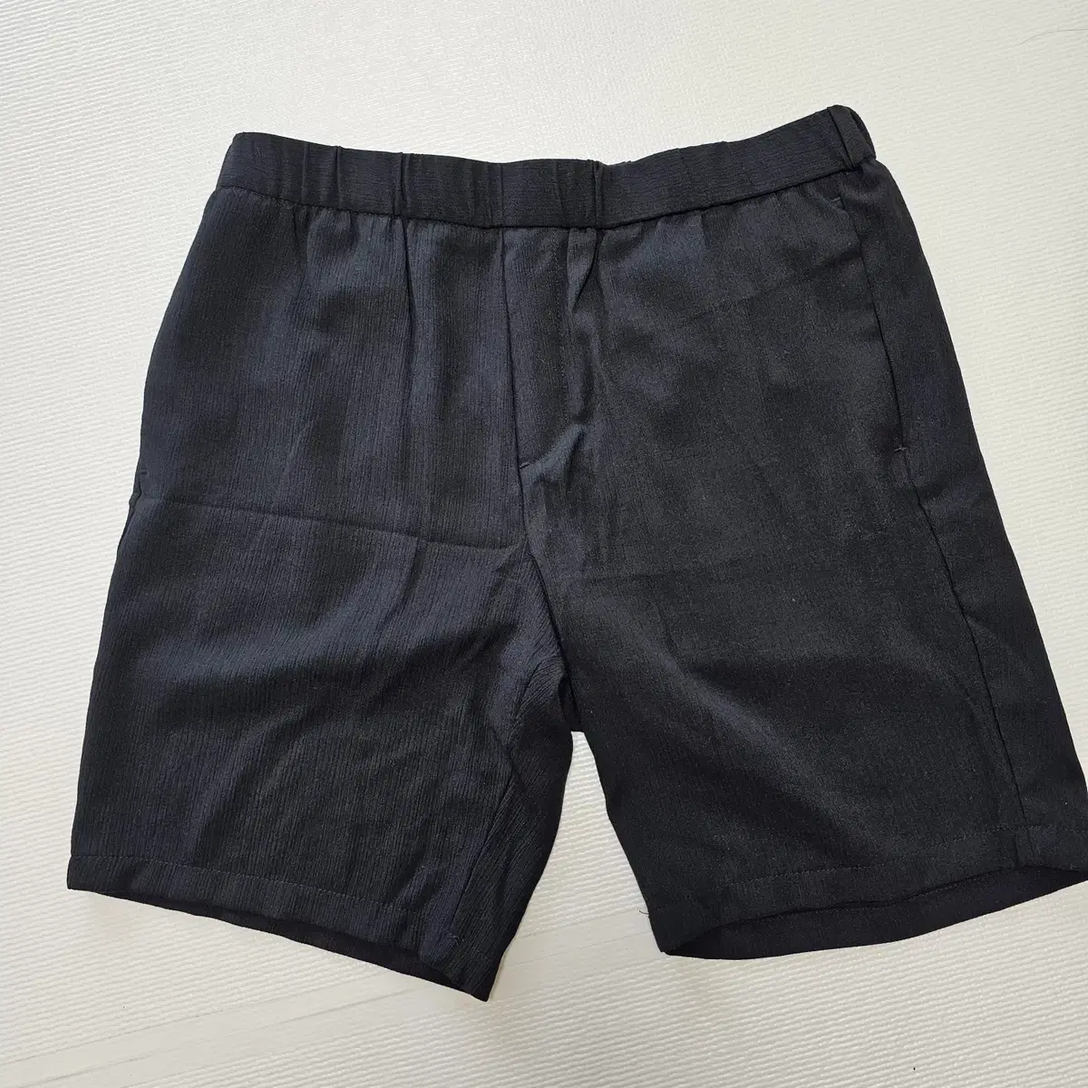 Zara thin material black banded vahn in size M for sale!