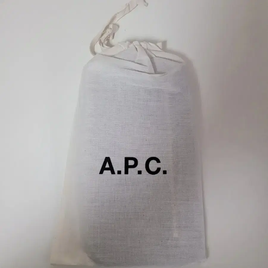 A.P.C. 꼼빠뇽 장지갑 팝니다