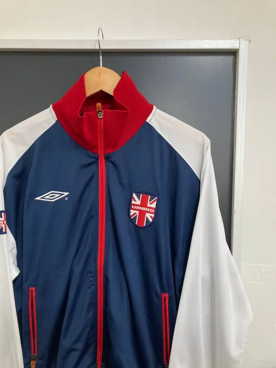 [L] Umbro Old School England Jersey