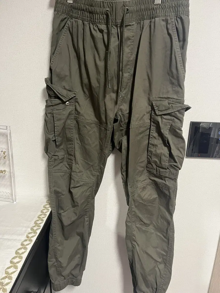 H&M Khaki cargo pants men's size M