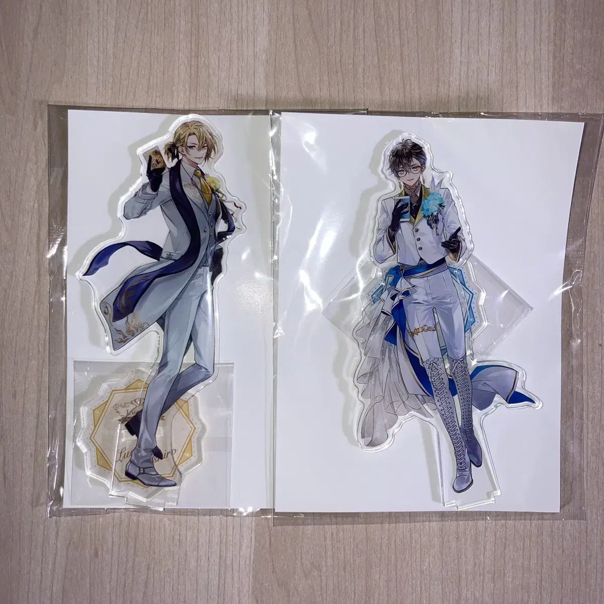 [unsealed] NIJISANJI EN Luxieme 1st Anniversary Ike Leca acrylic stand wts.