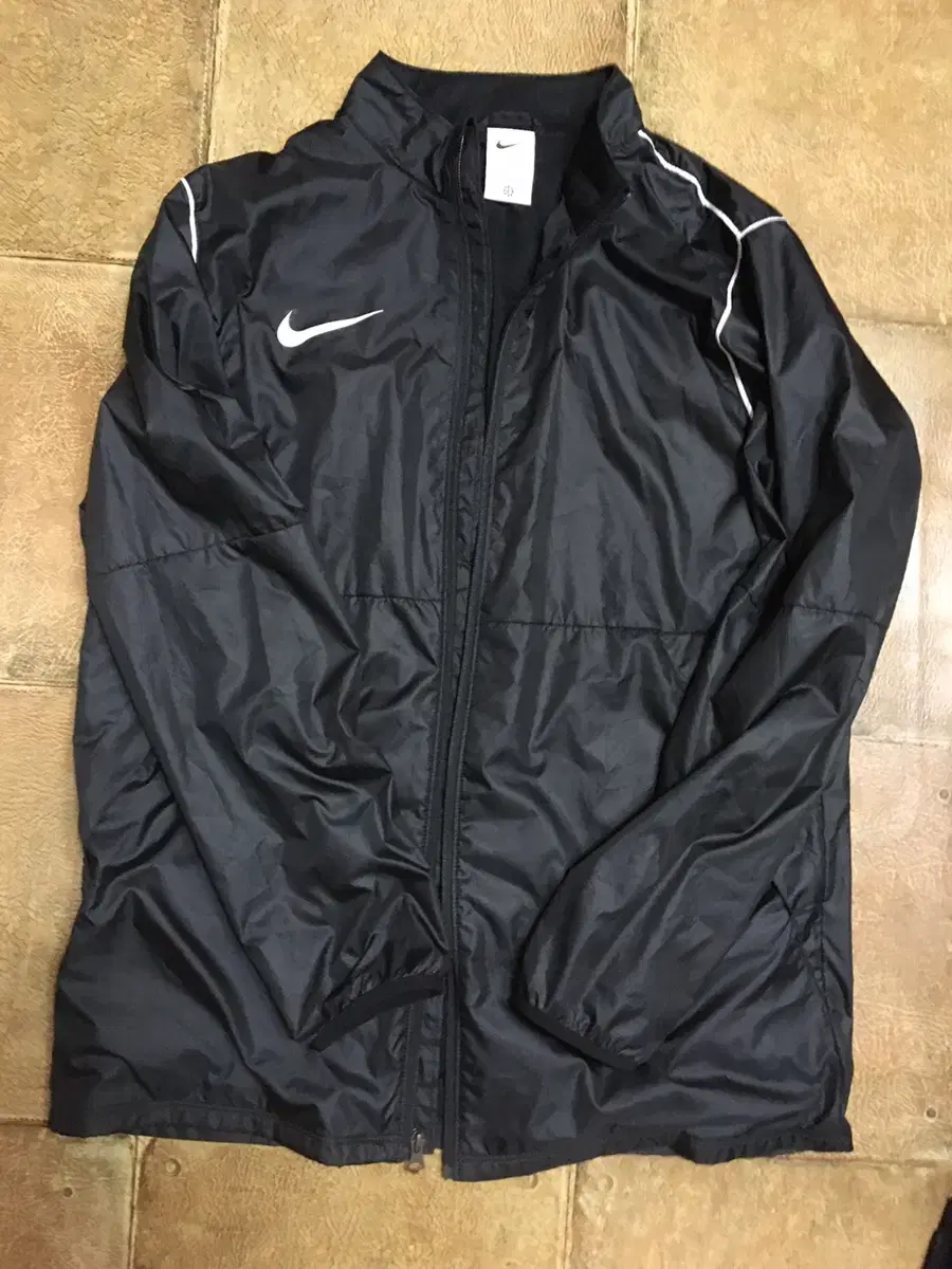 NikeWindbreaker jumper100-105