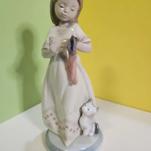 LLADRO 6669  A Stocking For Kitty  야드로