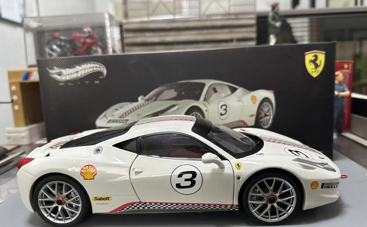 1:18 Hot Wheels Elite Ferrari 458 ITALIA CHALLENGE #3