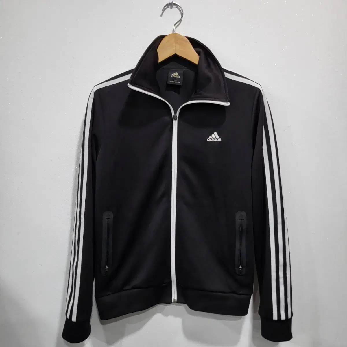 160. [100] Adidas Women's Training Zip Up